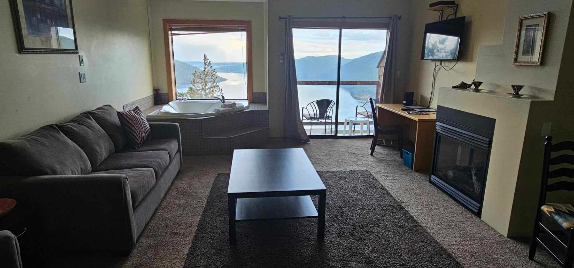 Moon Water Lodge Malahat Экстерьер фото