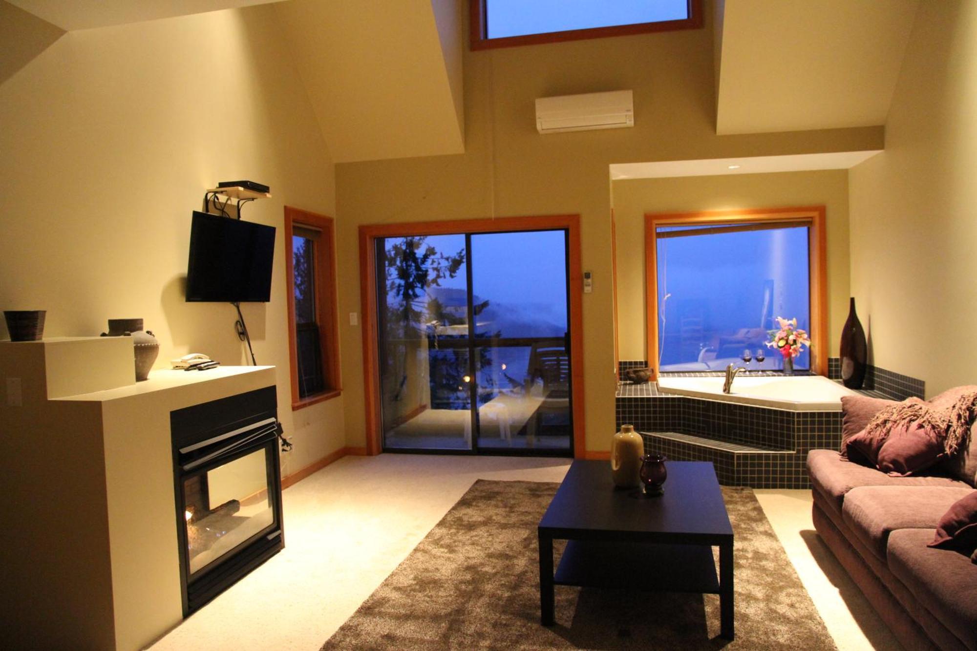Moon Water Lodge Malahat Номер фото